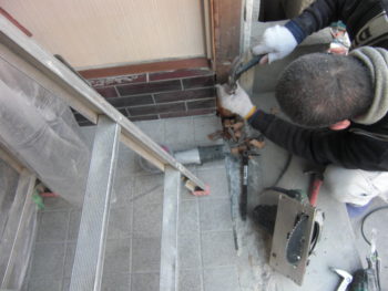 玄関ドア入れ替え　　2019-2-23