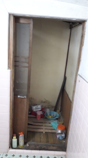 土壁が落ち、寒い浴室が、機能的なスペースになりました★