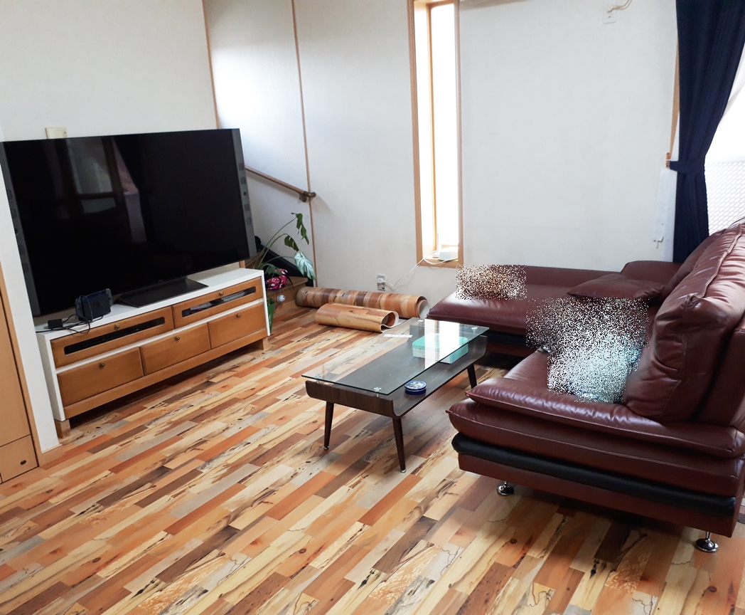 フローリングのリフォームが必要になるまでの期間は？その他の床材の耐用年数もご紹介！