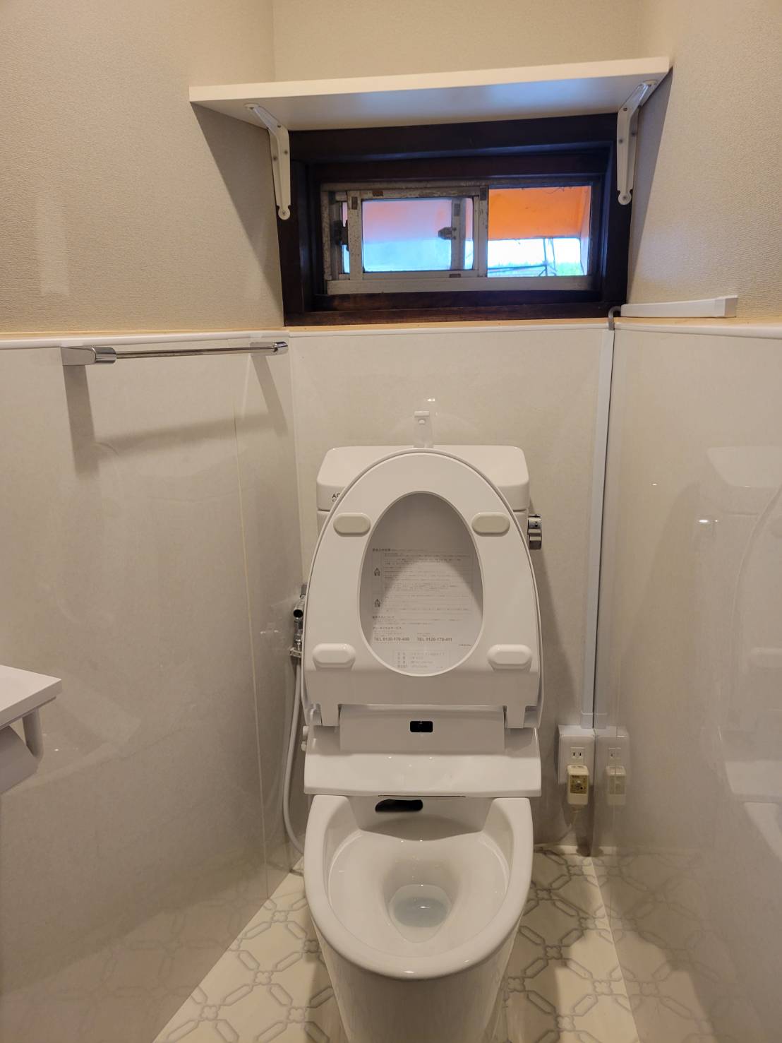明るく手入れしやすいトイレに！
