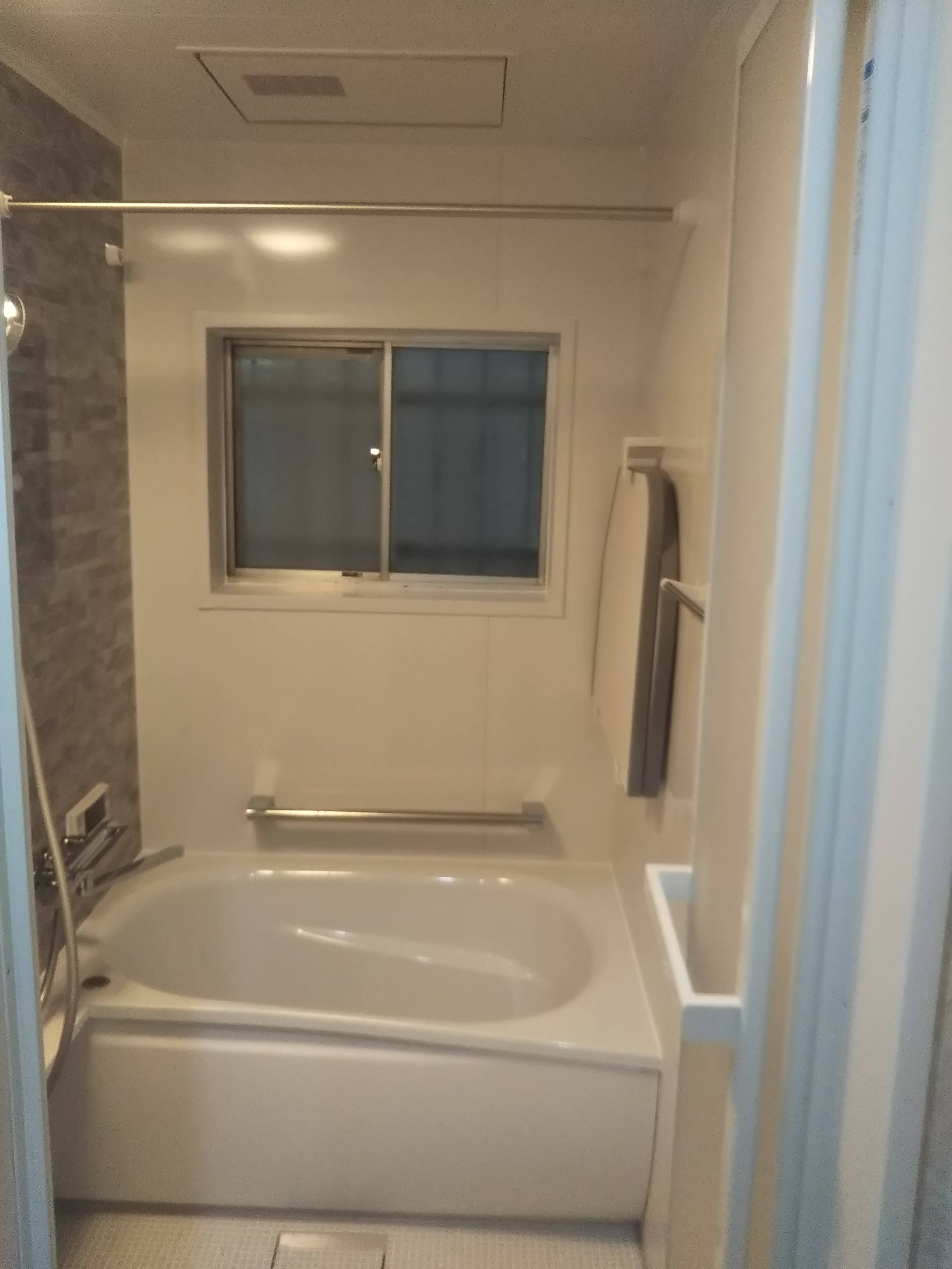 不思議と広く感じる洗面室になりました★