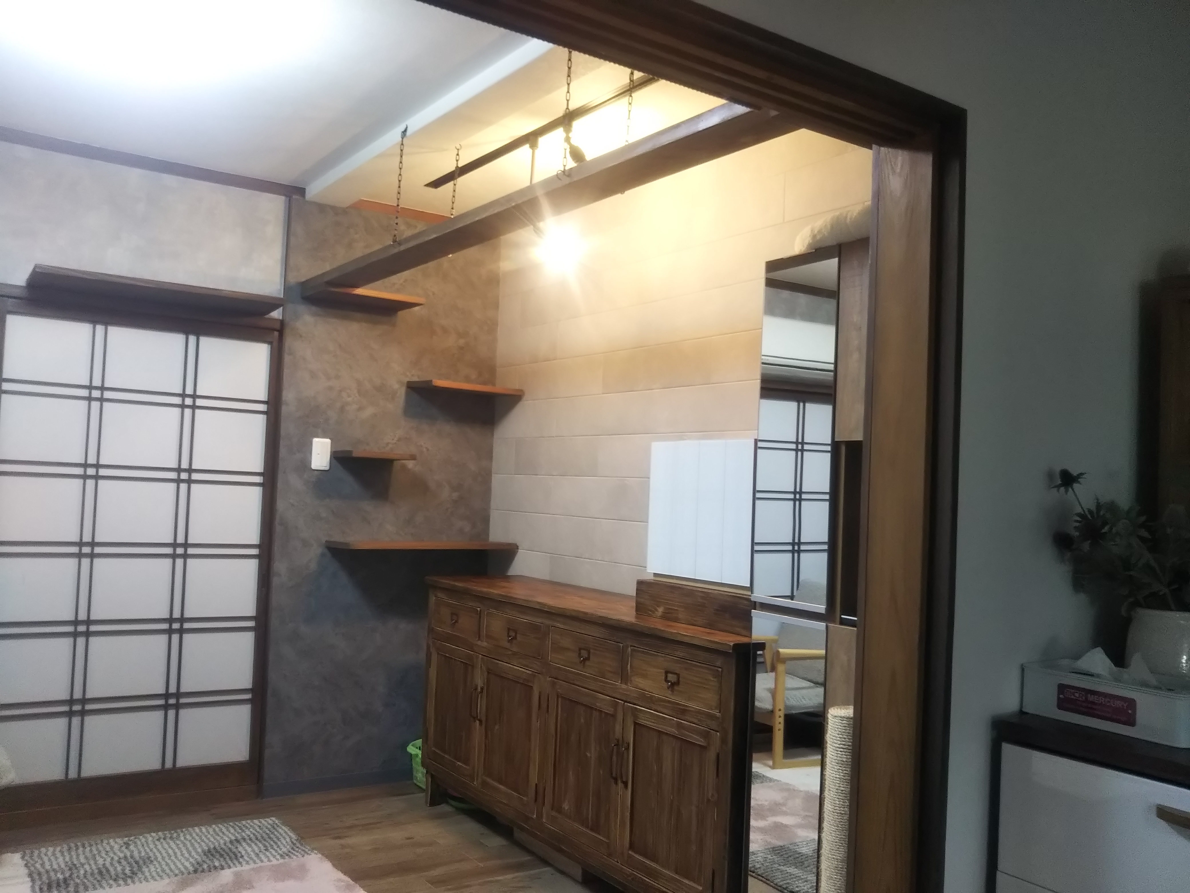 和テイスト100％の部屋が・・・ねこカフェ？