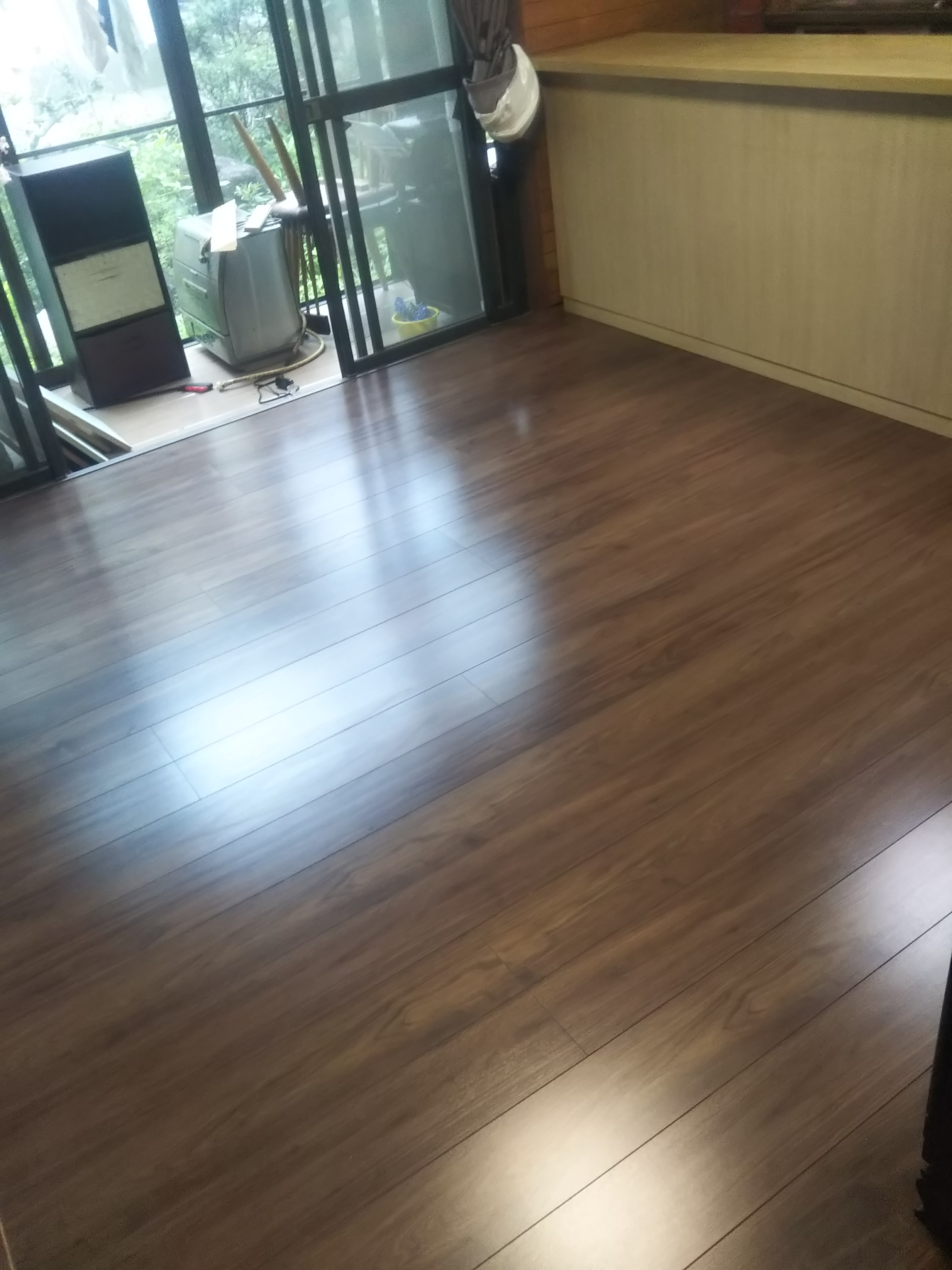 お手入れ楽々・見た目ひろびろな床になりました♪